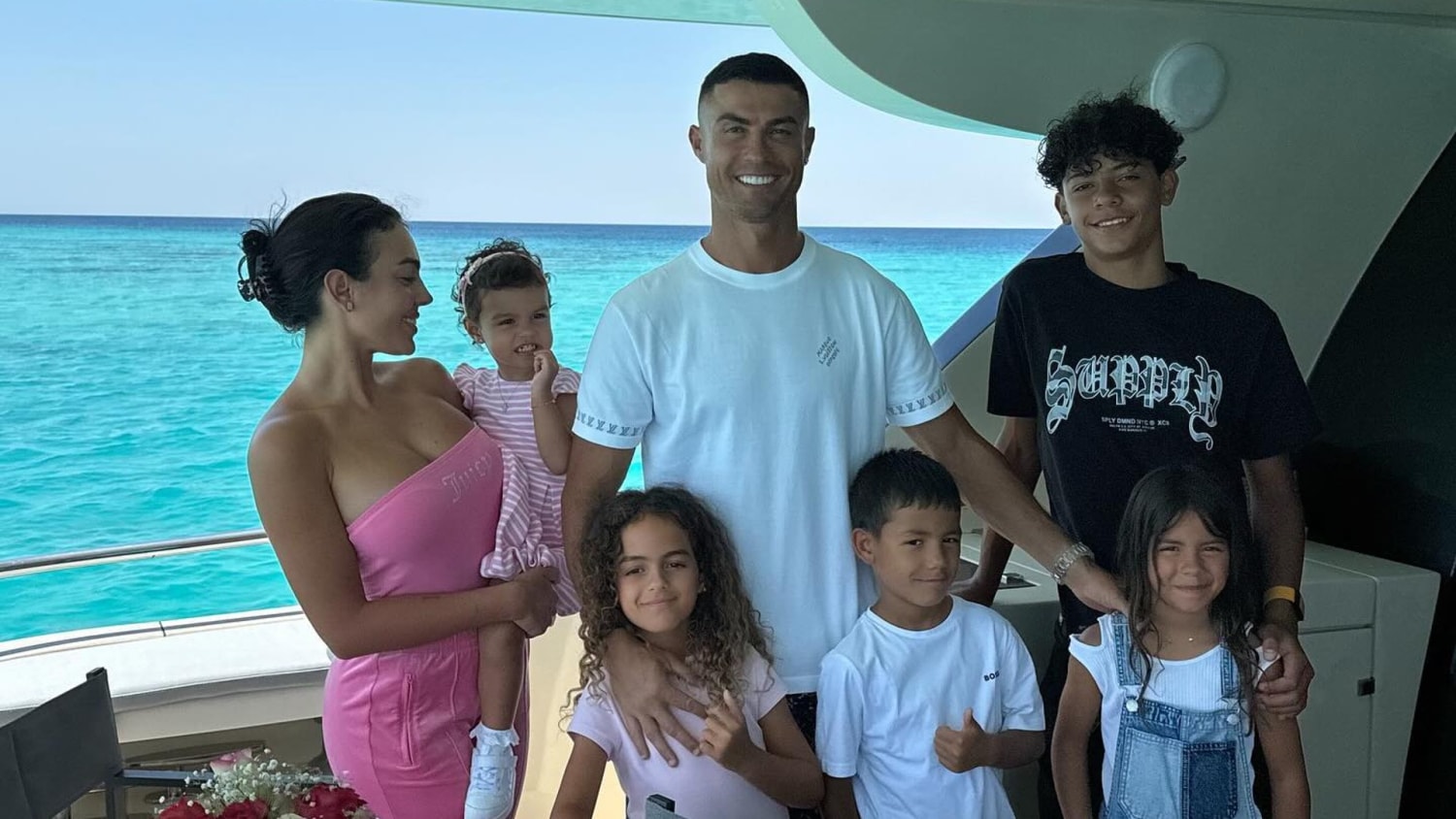 Georgina Rodríguez revela el nacimiento de dos nuevos pequeños