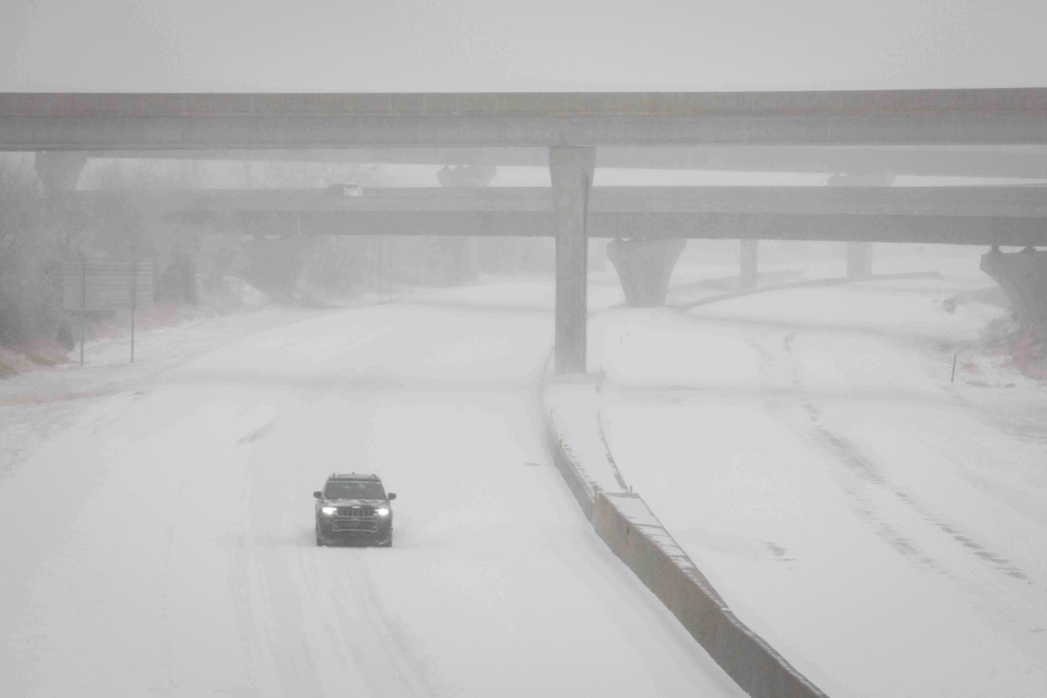 Kansas Roads Disappear! Zero Visibility on I-35: Are You Safe to Drive?