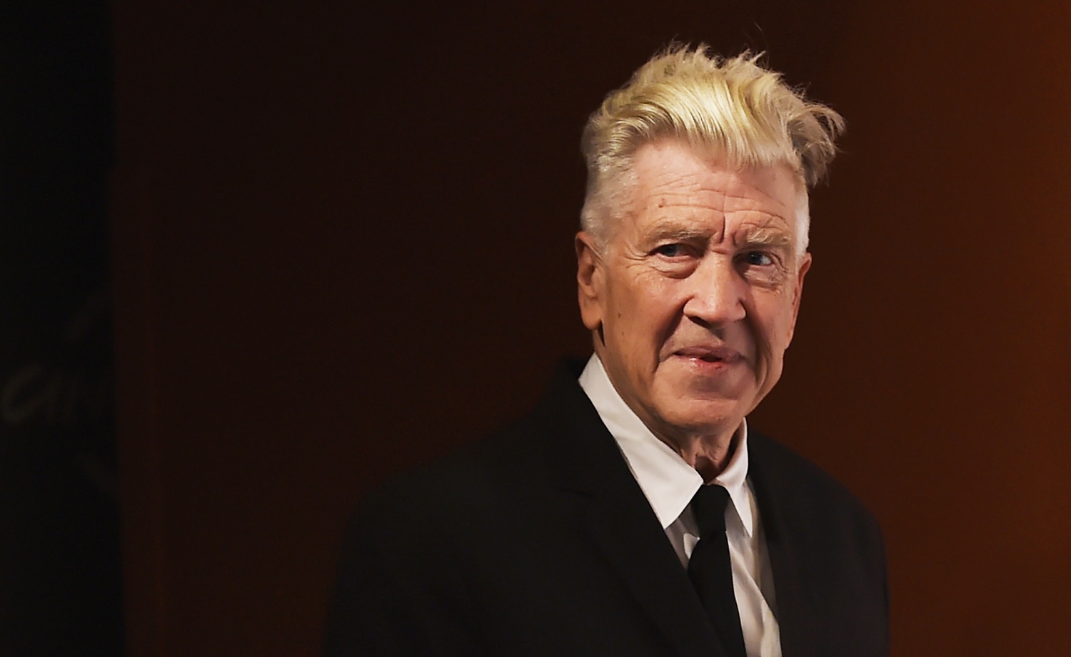 how many cigarettes did david lynch smoke a day David Lynch's Emphysema: What He Shared About Diagnosis and Symptoms