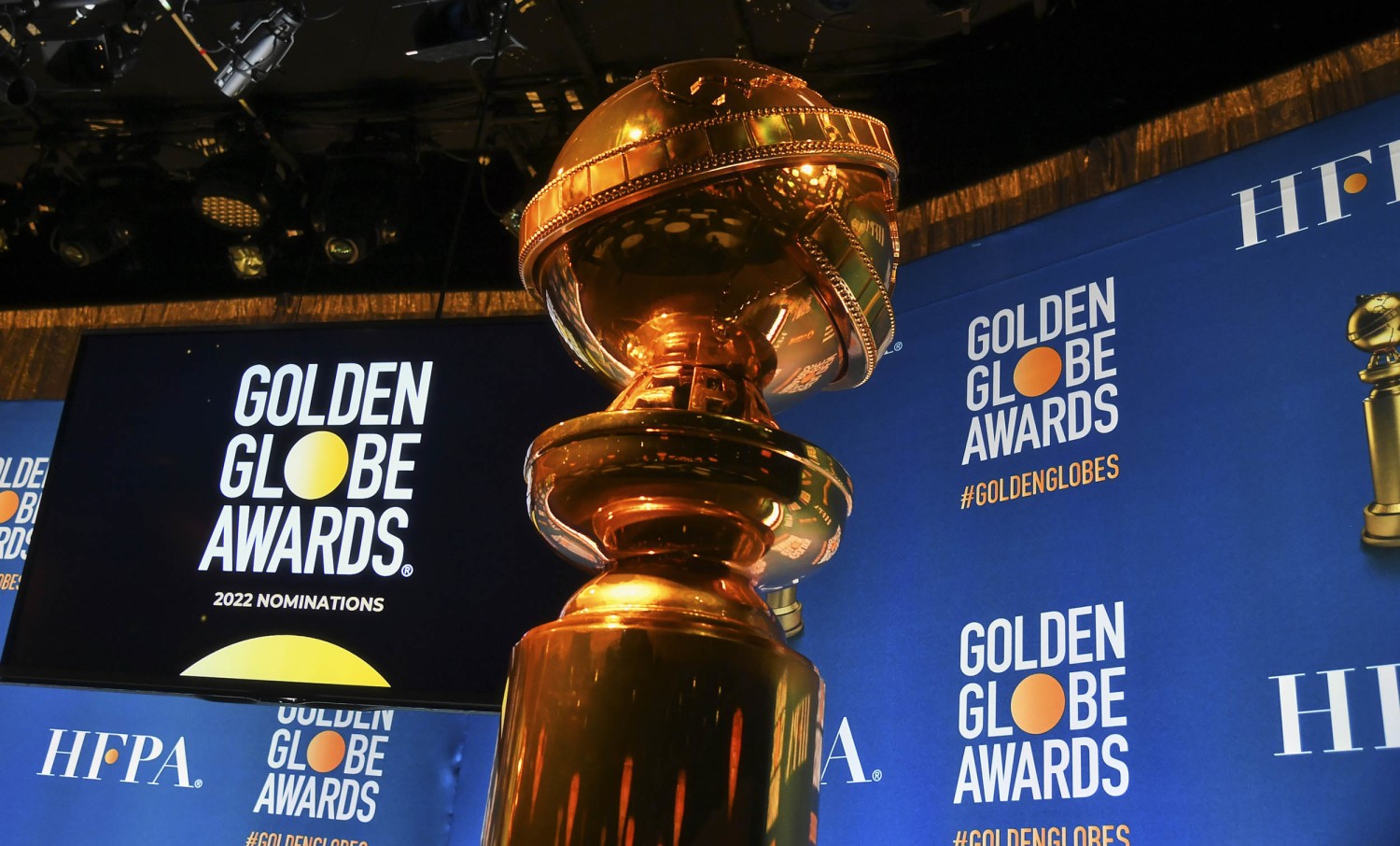 golden-globe-awards-mc-250101-