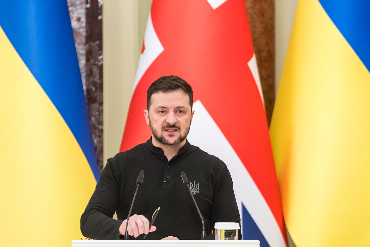 ね*）様 独立30周年記念メダル (2021年) Ukraine Zelenskyy receives international prize honoring his, Ukraine's courage