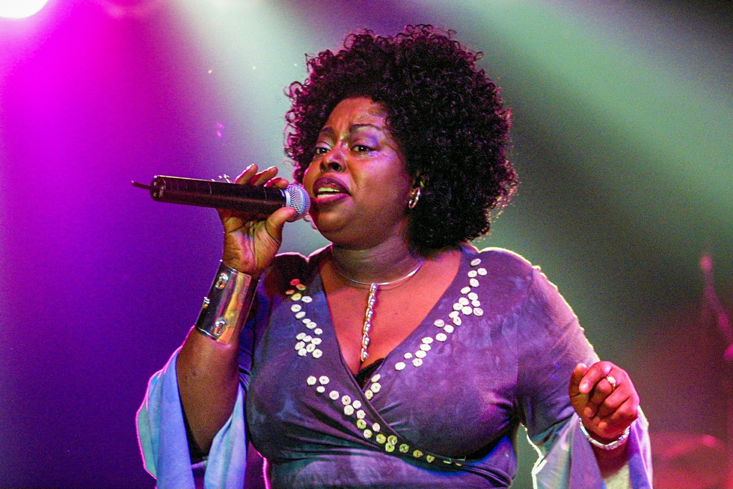Grammy-nominated singer Angie Stone dies at 63 following auto accident