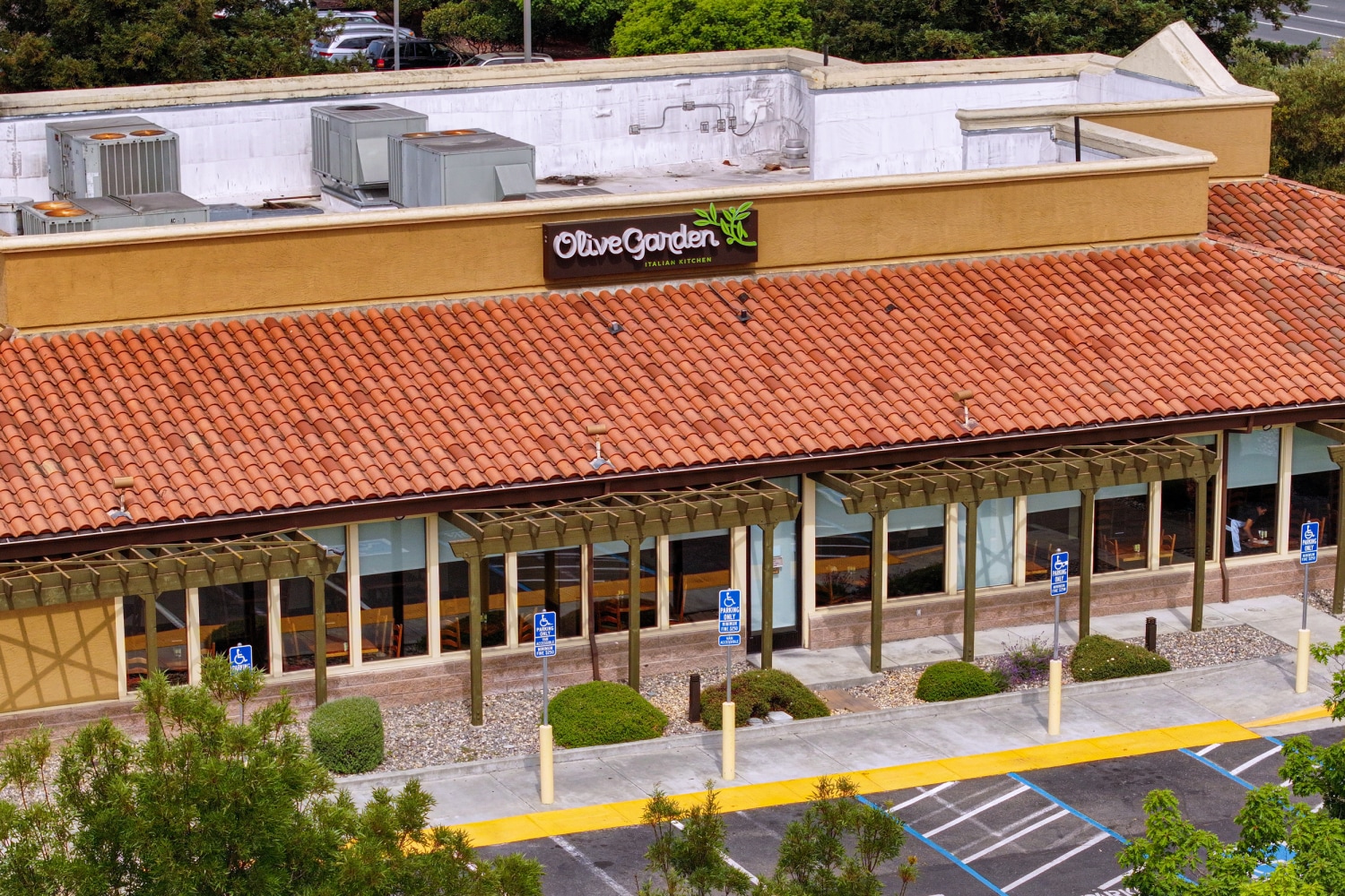 Darden Restaurants sales disappoint as Olive Garden, LongHorn