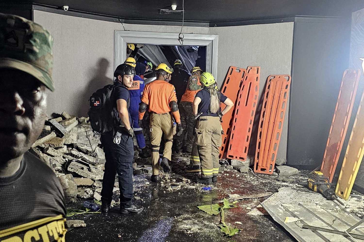 98 dead, more than 150 taken to hospitals after roof collapse at Dominican  Republic club, image size:1500x1000