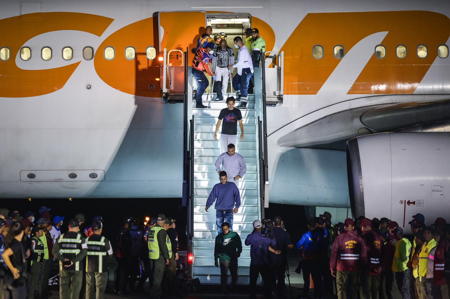 Trump admin pushing immigrants to self-deport as its deportation numbers lag