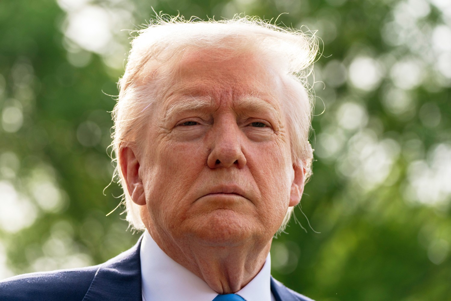 Trump signs executive orders targeting immigration ahead of 100th day in  office