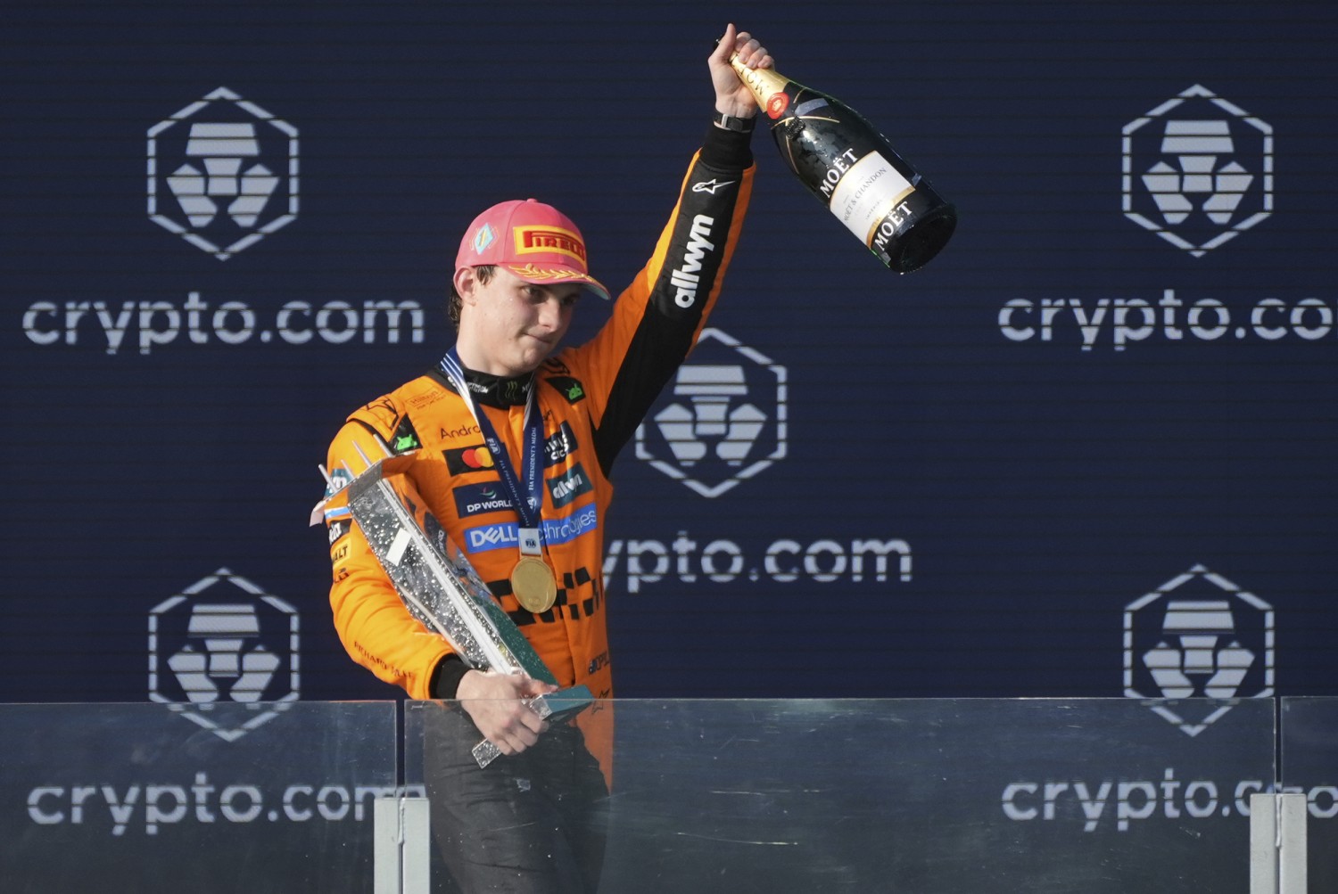 Oscar Piastri wins a lively F1 Miami Grand Prix to extend his championship  lead