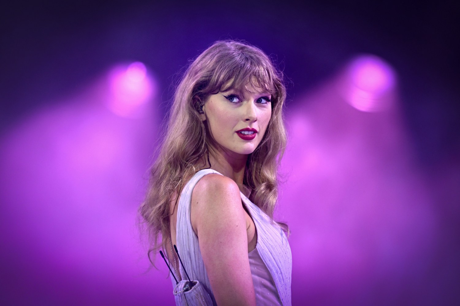 250625-taylor-swift-ch-1011-