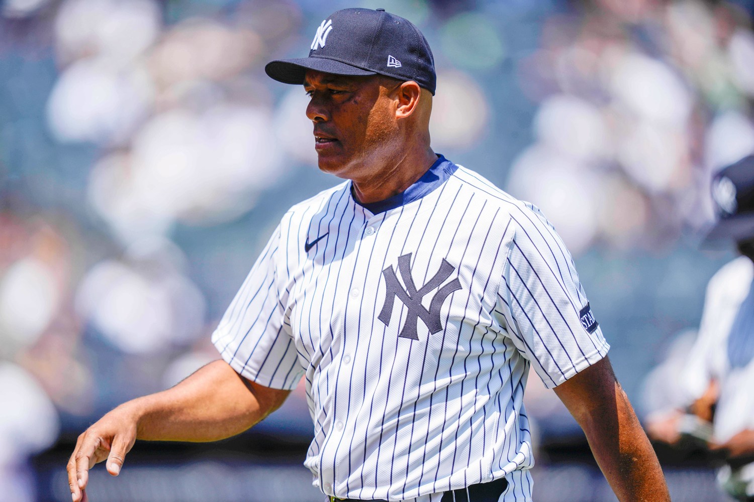 Mariano Rivera tears Achilles in Yankees Old-Timers' Day game and needs  surgery