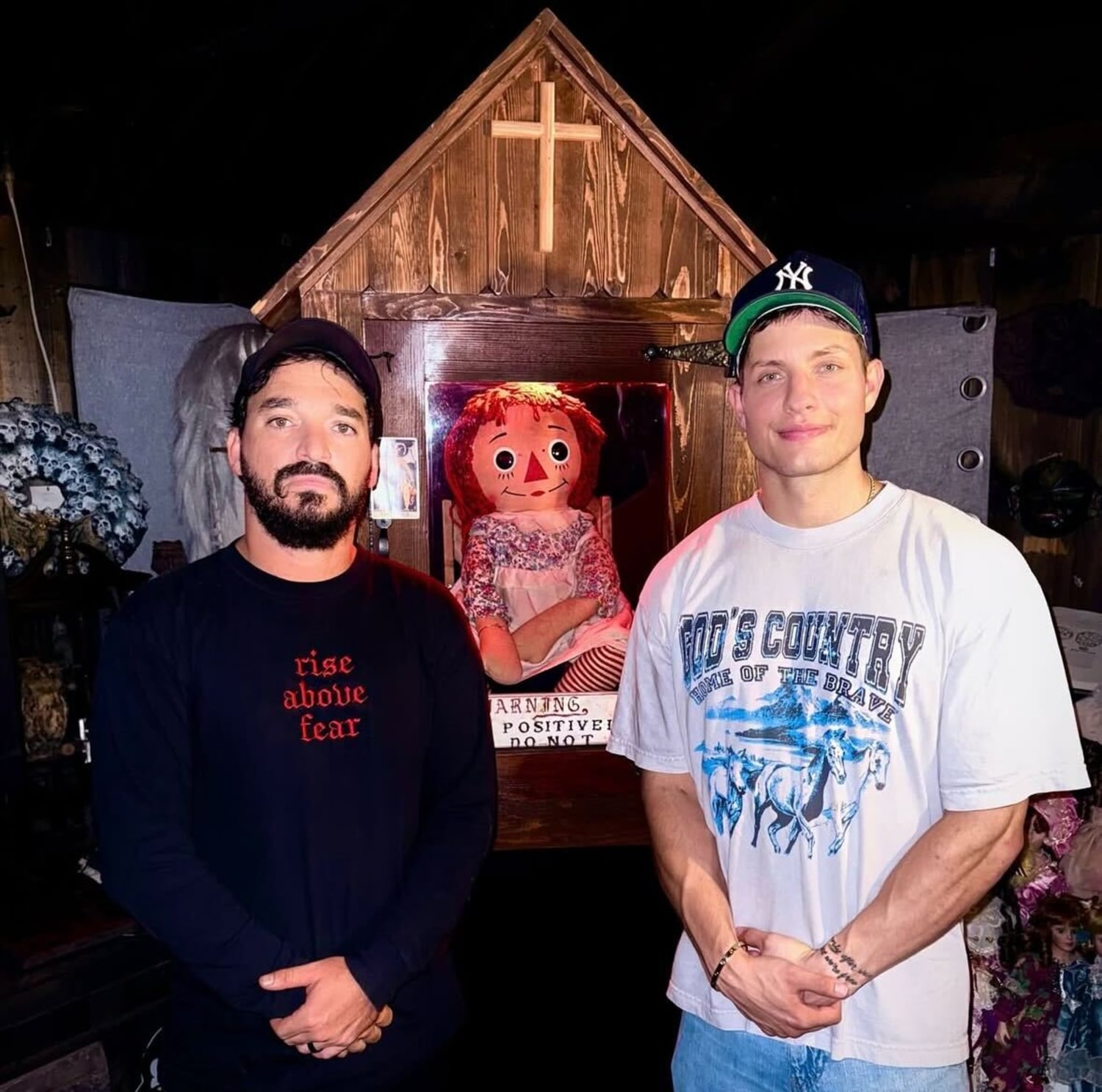 Annabelle containment case | Halloween Forum, image size:1500x1486