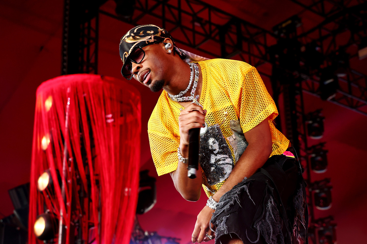 Singer D4vd cancels U.S. tour amid investigation into 15-year-old girl's  death