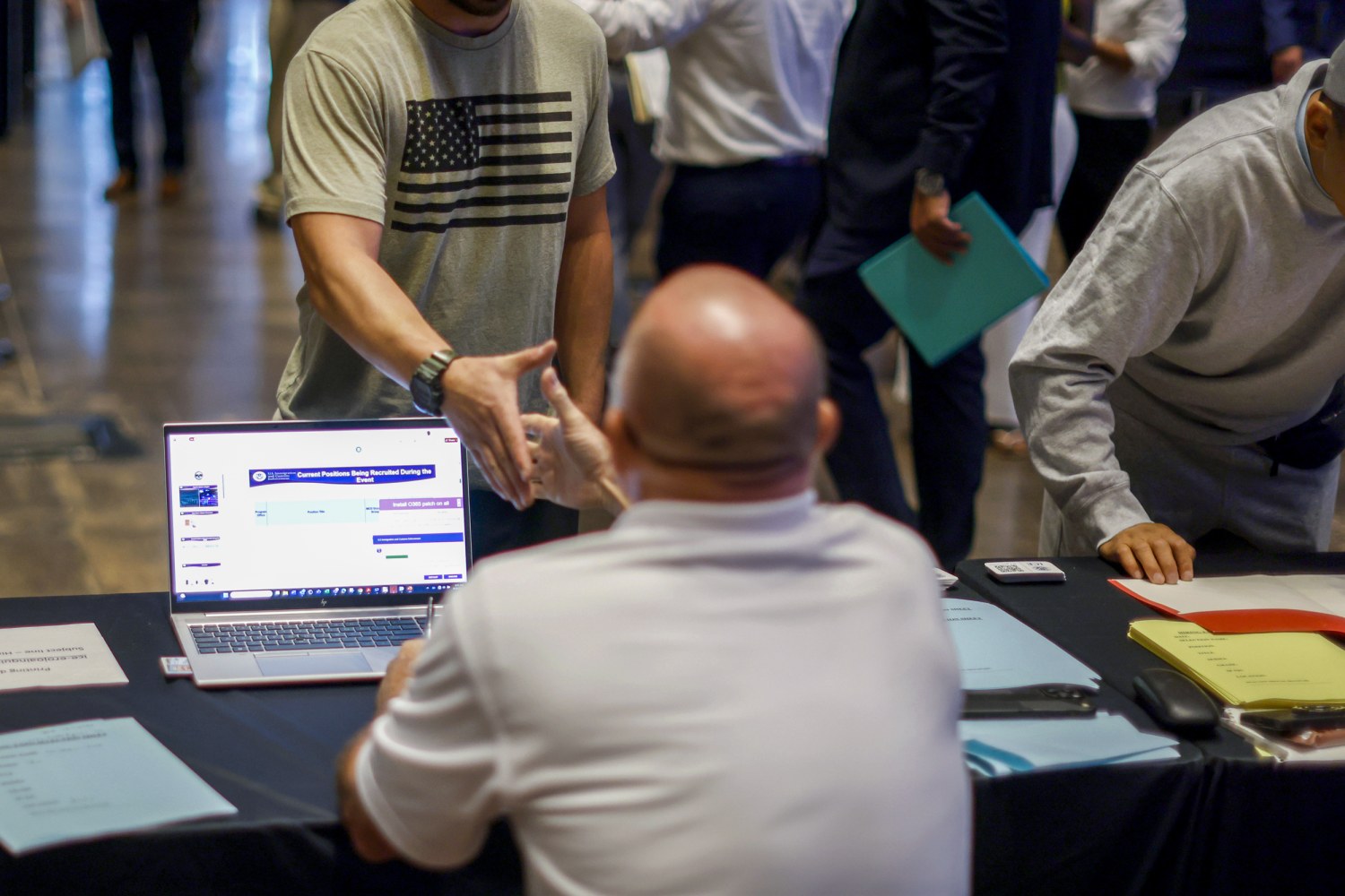 Recrutas da ICE Entram em Treinamento Sem a Verificação Completa: Falhas Chocam Agência!