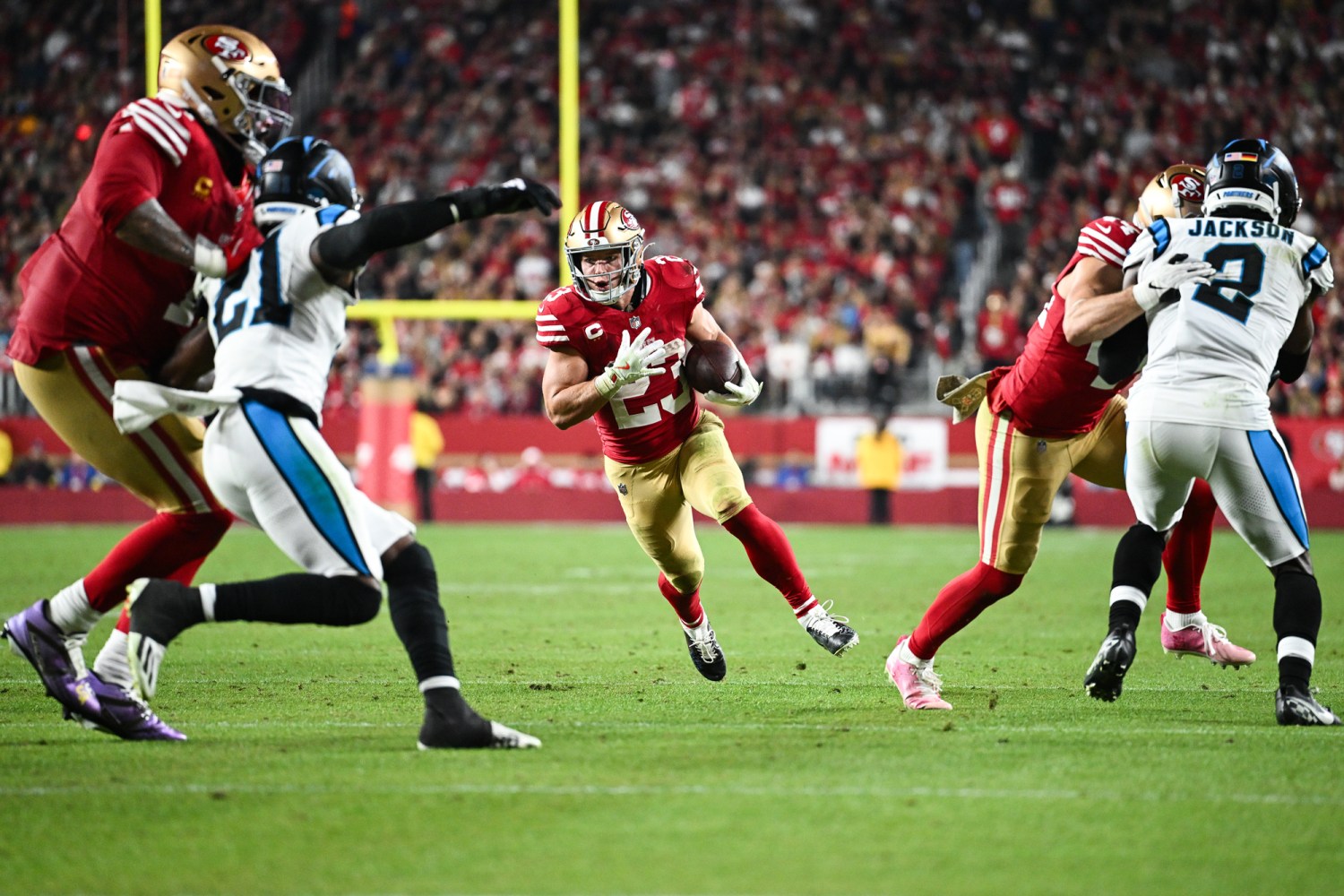 McCaffrey Dominates! 49ers Vence Panteras em Jogo Emocionante