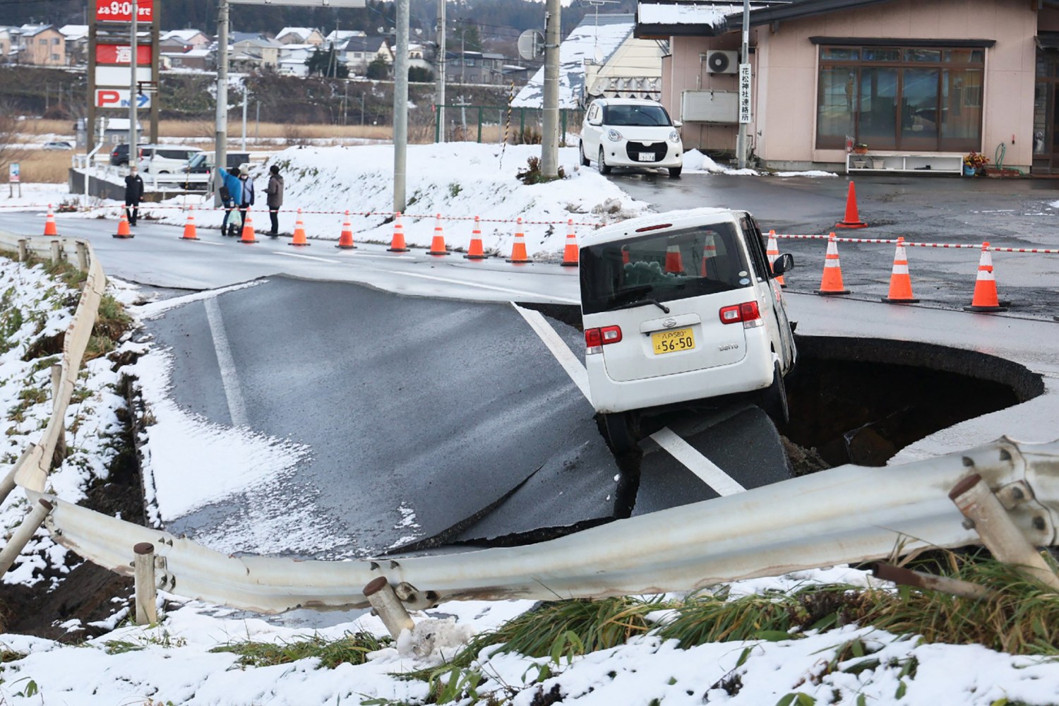 東海道 Japan issues tsunami advisory after 6.7-magnitude quake in