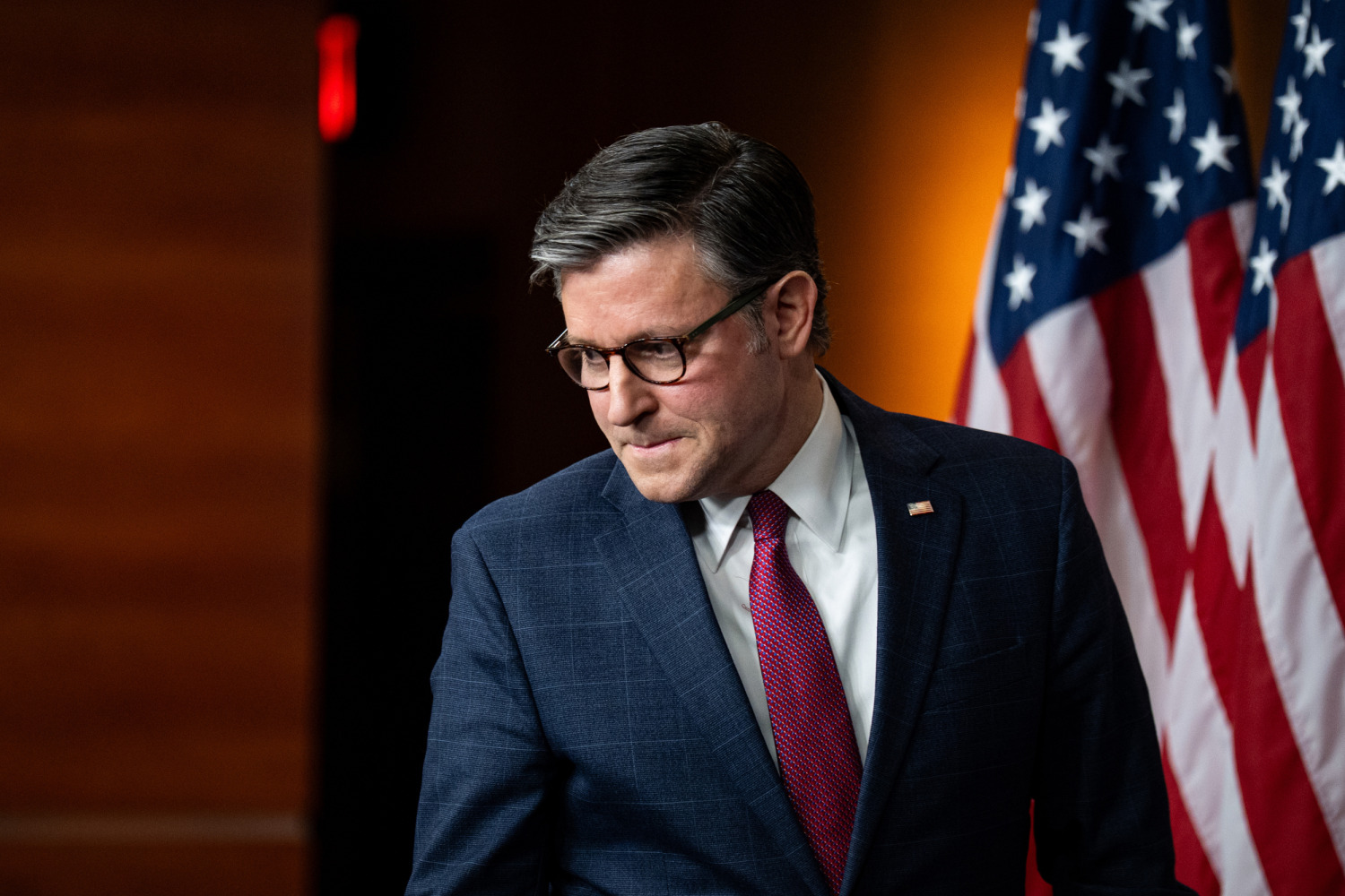 Mike Johnson, Sprecher des Repräsentantenhauses, inmitten von politischen Turbulenzen.