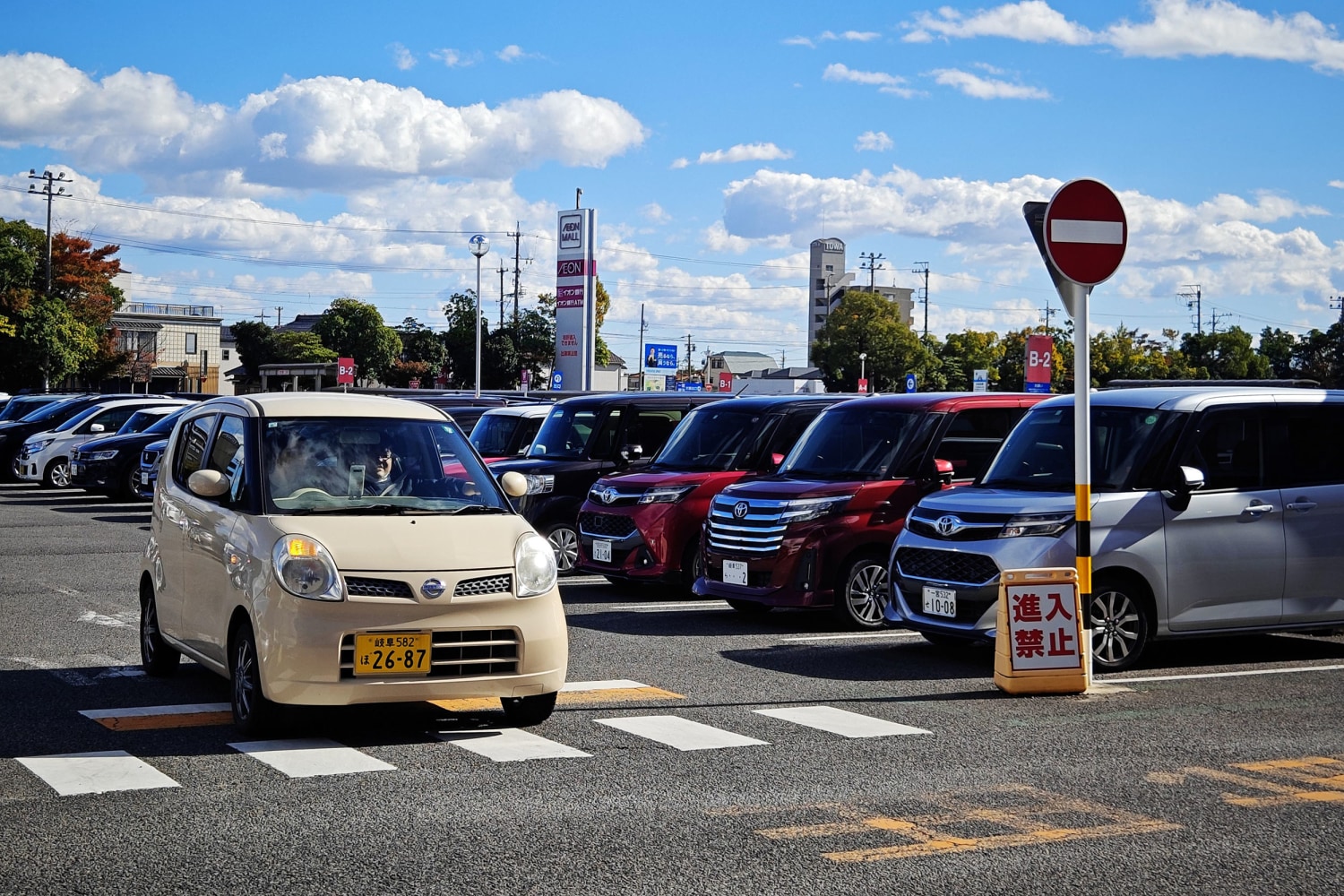 Trump wants to bring Japan's 'cute' tiny cars to America — but it may not be easy
