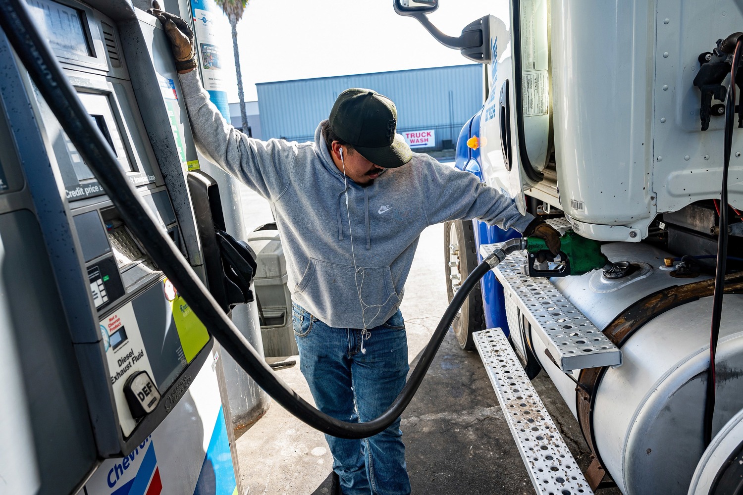 Diesel Price Volatility & Geopolitical Risks | Critical Logistics Cost Impact for Cross-Border Sellers 2025