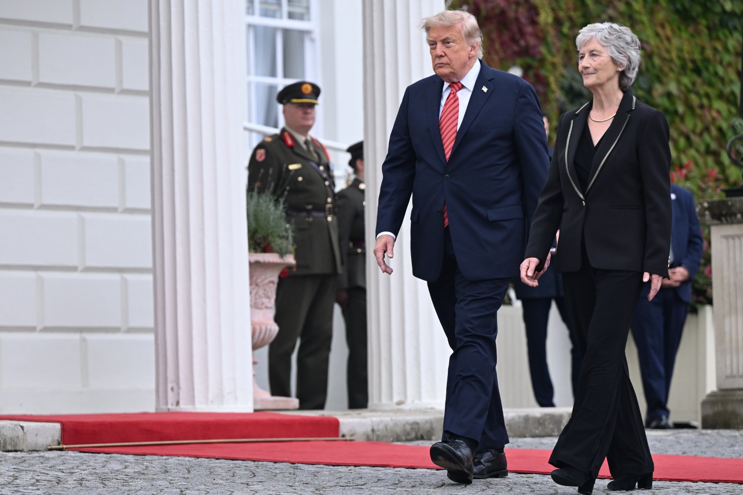Trump expresses support for united Ireland