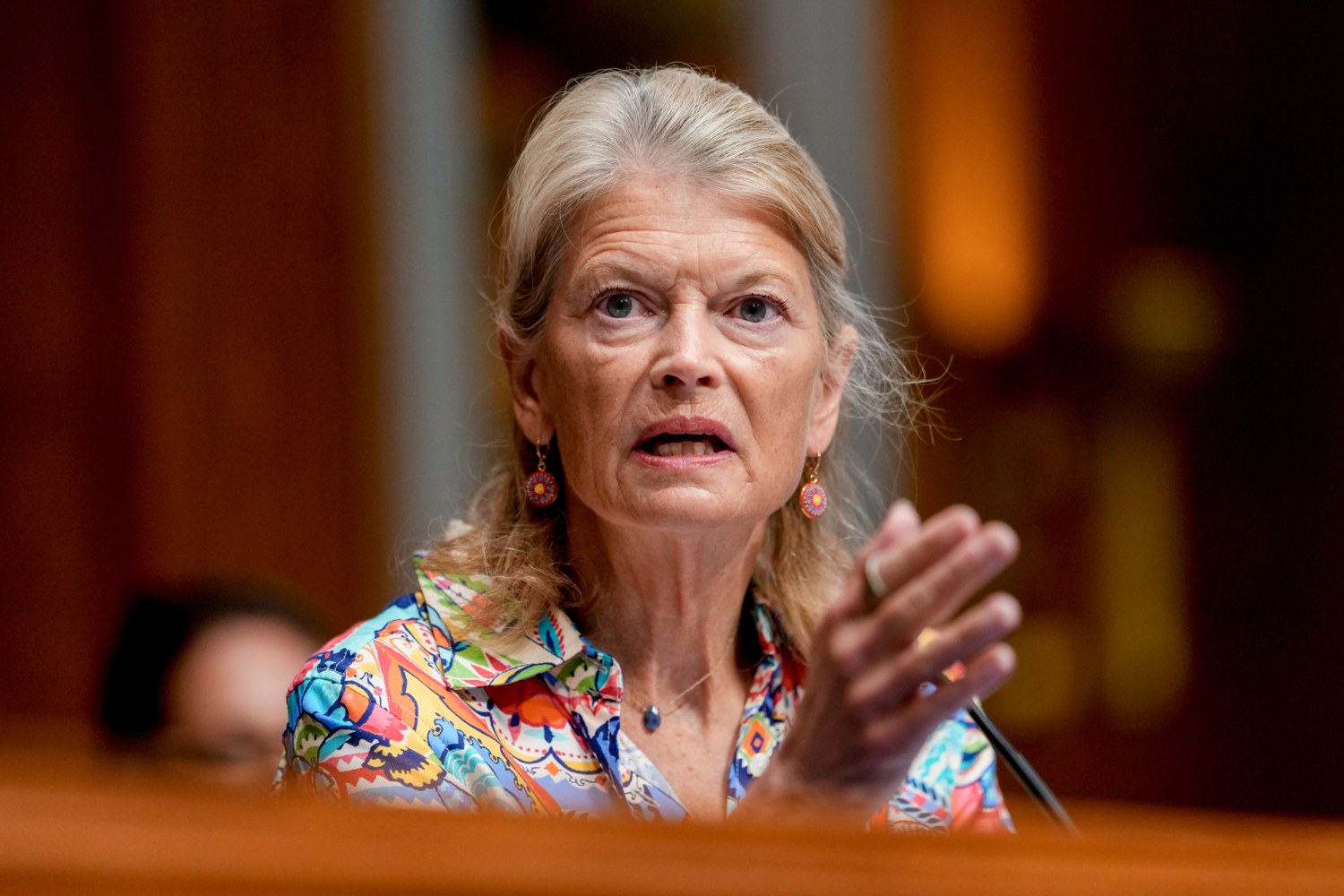 Lisa Murkowski Endorses Democrat Kreiss-Tomkins for Alaska Governor