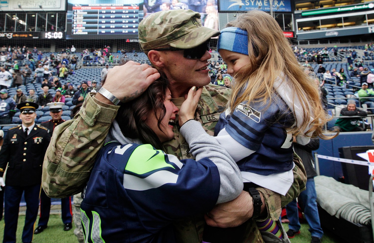Veterans Day surprise: Soldier reunited 