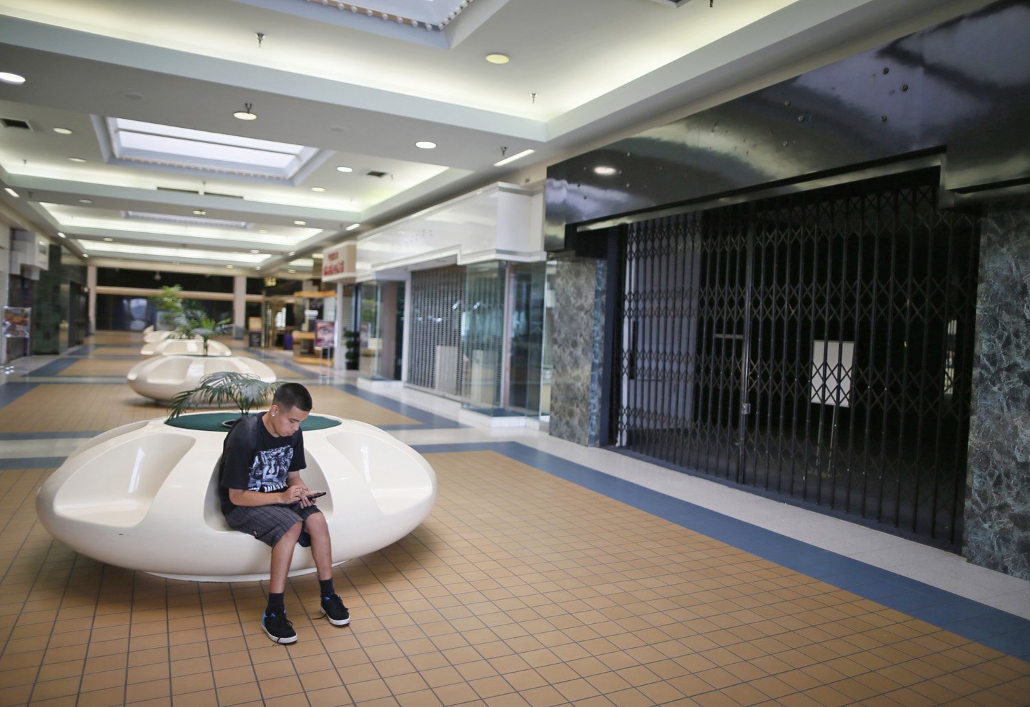 Town Center Mall businesses left in the dark on foreclosure, News