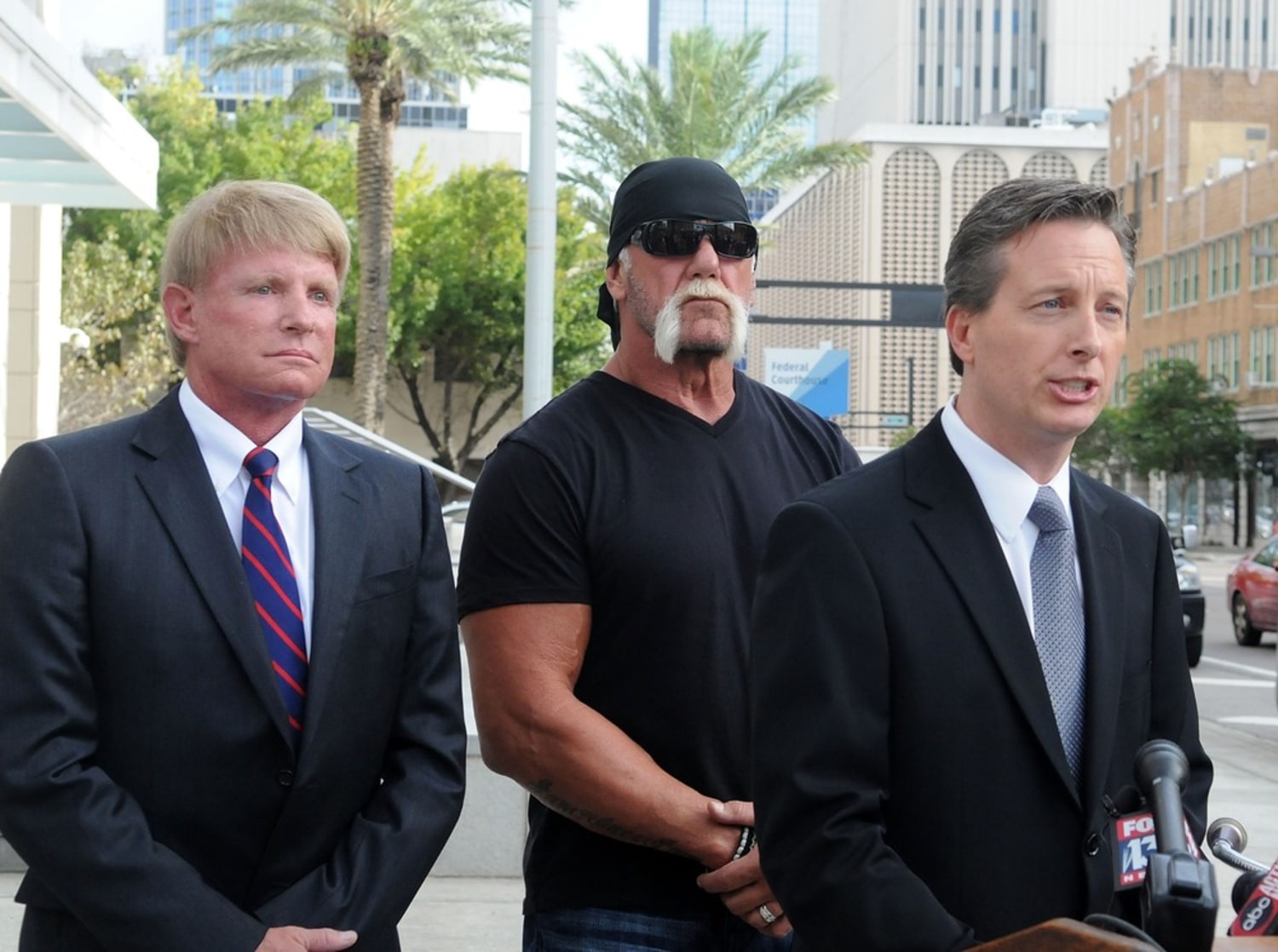 Mainstream Glat Zoo om natten Hulk Hogan files $100 million lawsuits over sex tape release