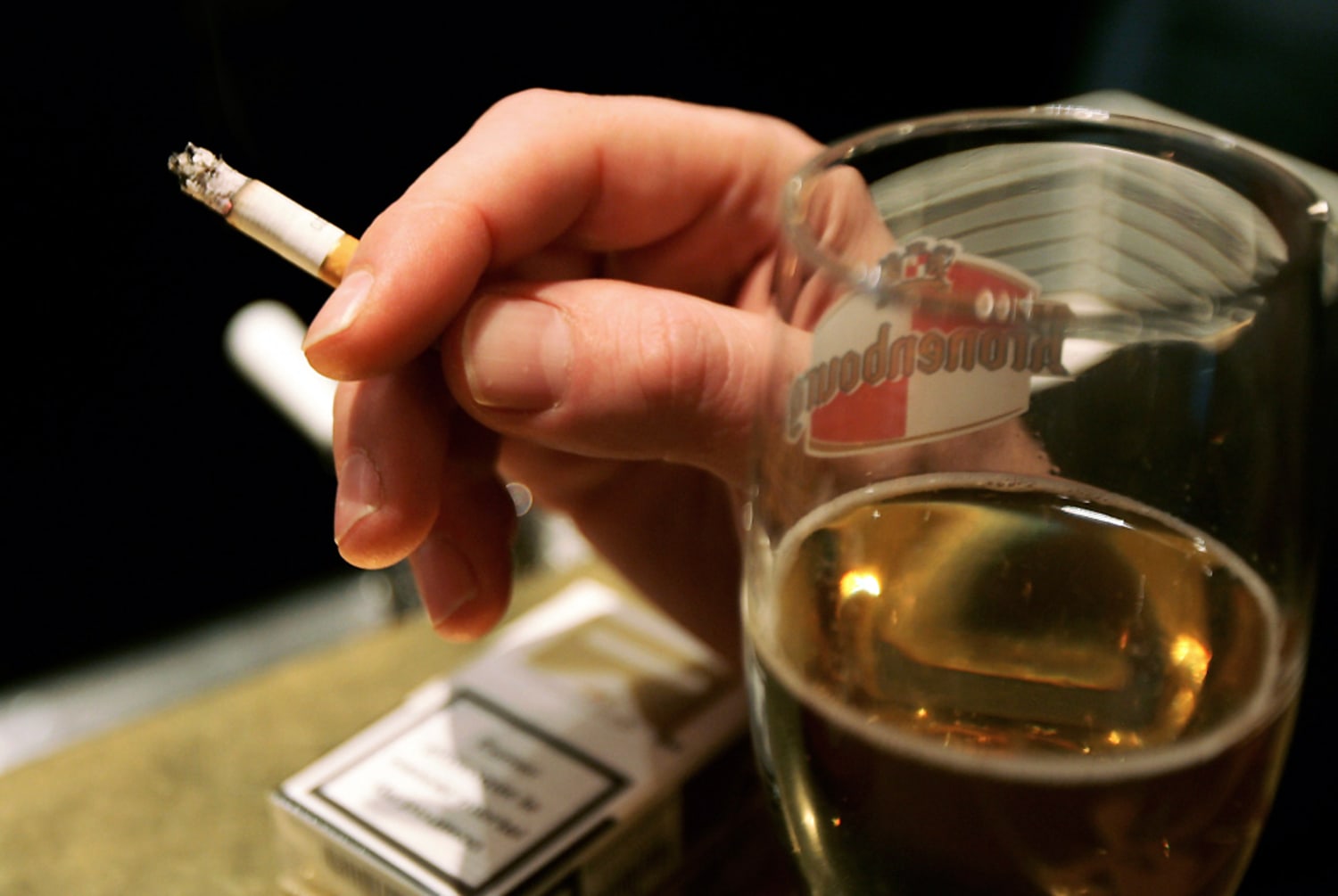 Men drink less when they pay more for cigarettes, study finds