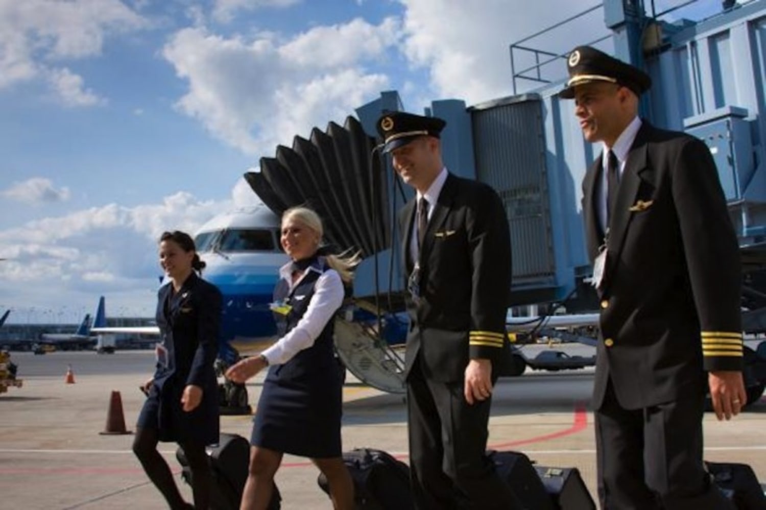this-just-doesn-t-fly-some-airline-pilots-barely-make-living-wage