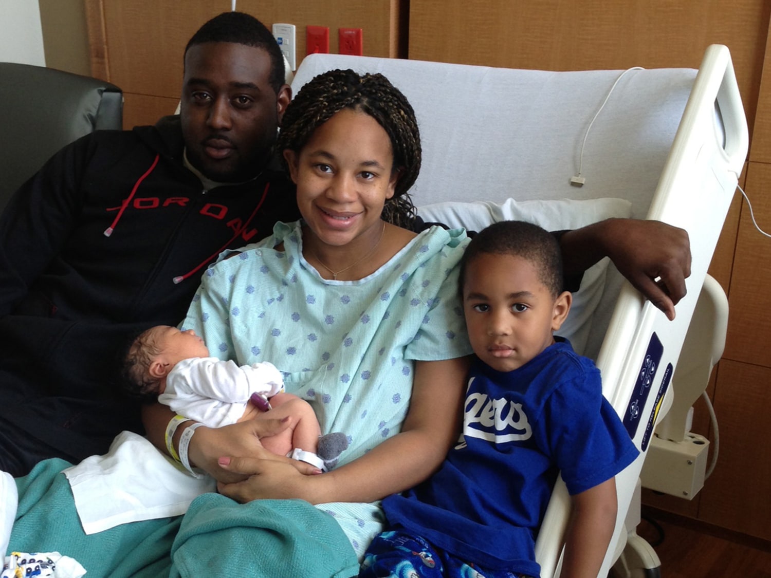 Tornado birth: Mom endures labor as twister destroys hospital