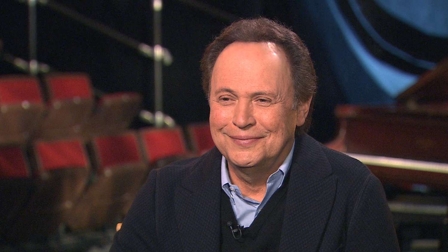 Billy Crystal has '700 Sundays' to honor his late parents