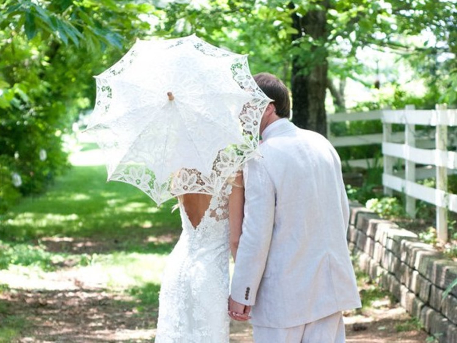 Sweet garden wedding brings vintage style to Tennessee barn