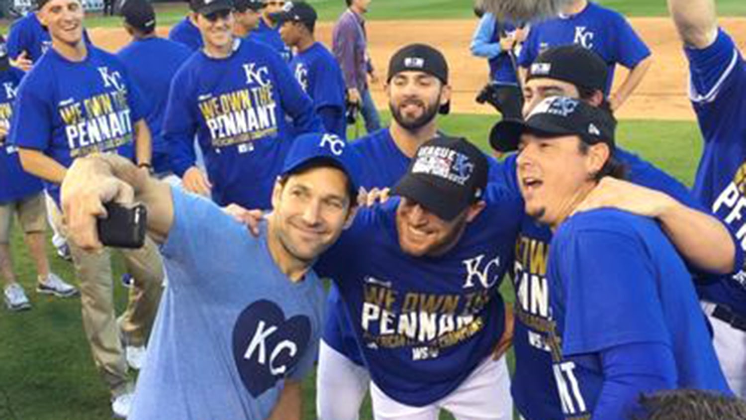 Royals add new uniform with 'KC' logo for first time ever in 2014