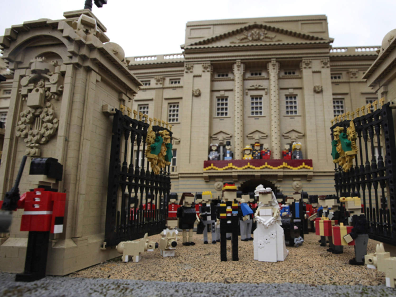 g-tdy-110331-lego-royal-wedding2-530a photo picture