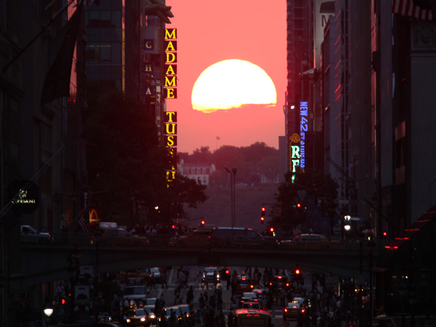 pb-120712-manhattanhenge-tease