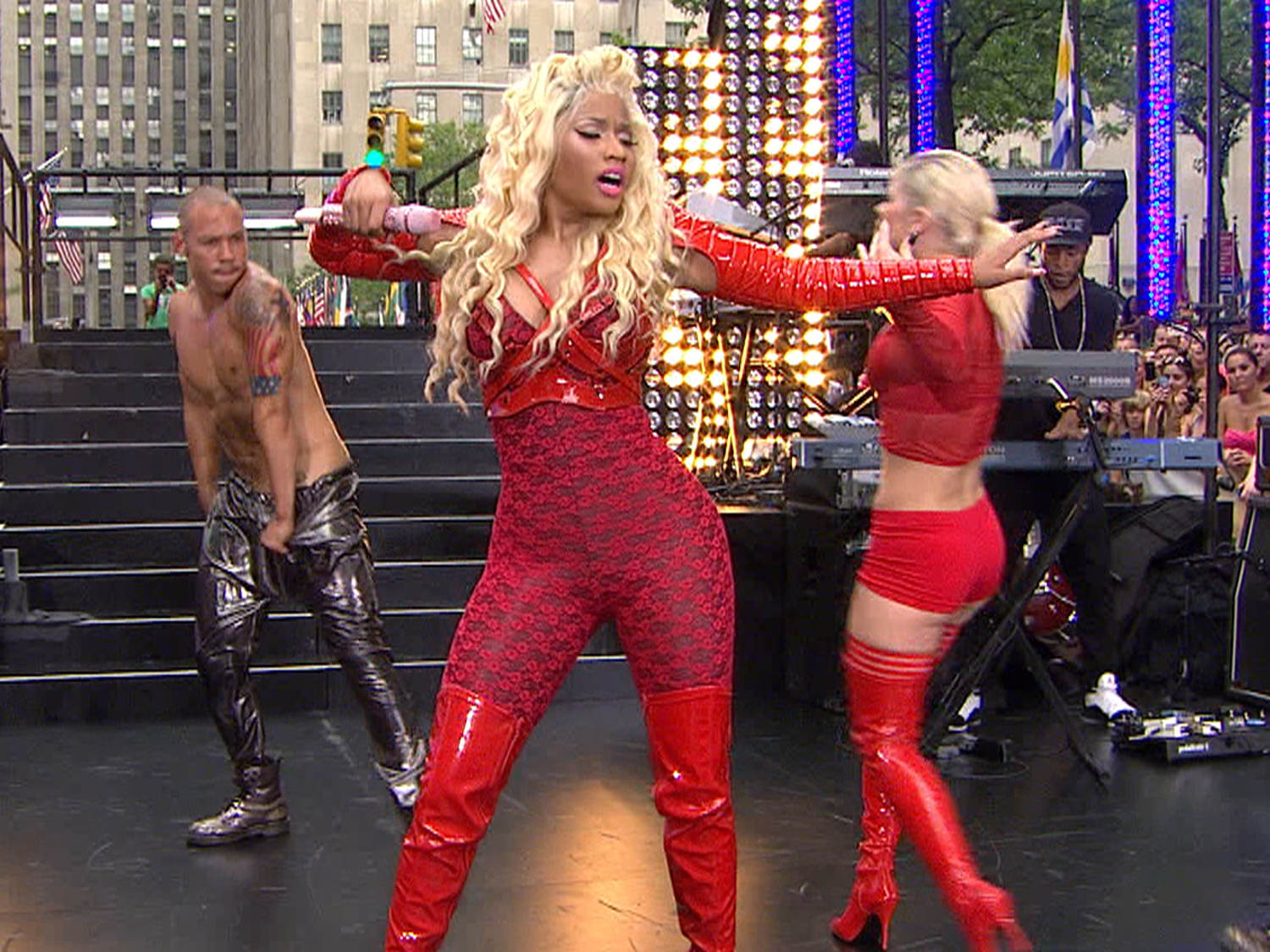 Nicki Minaj tells fans to Pound the Alarm