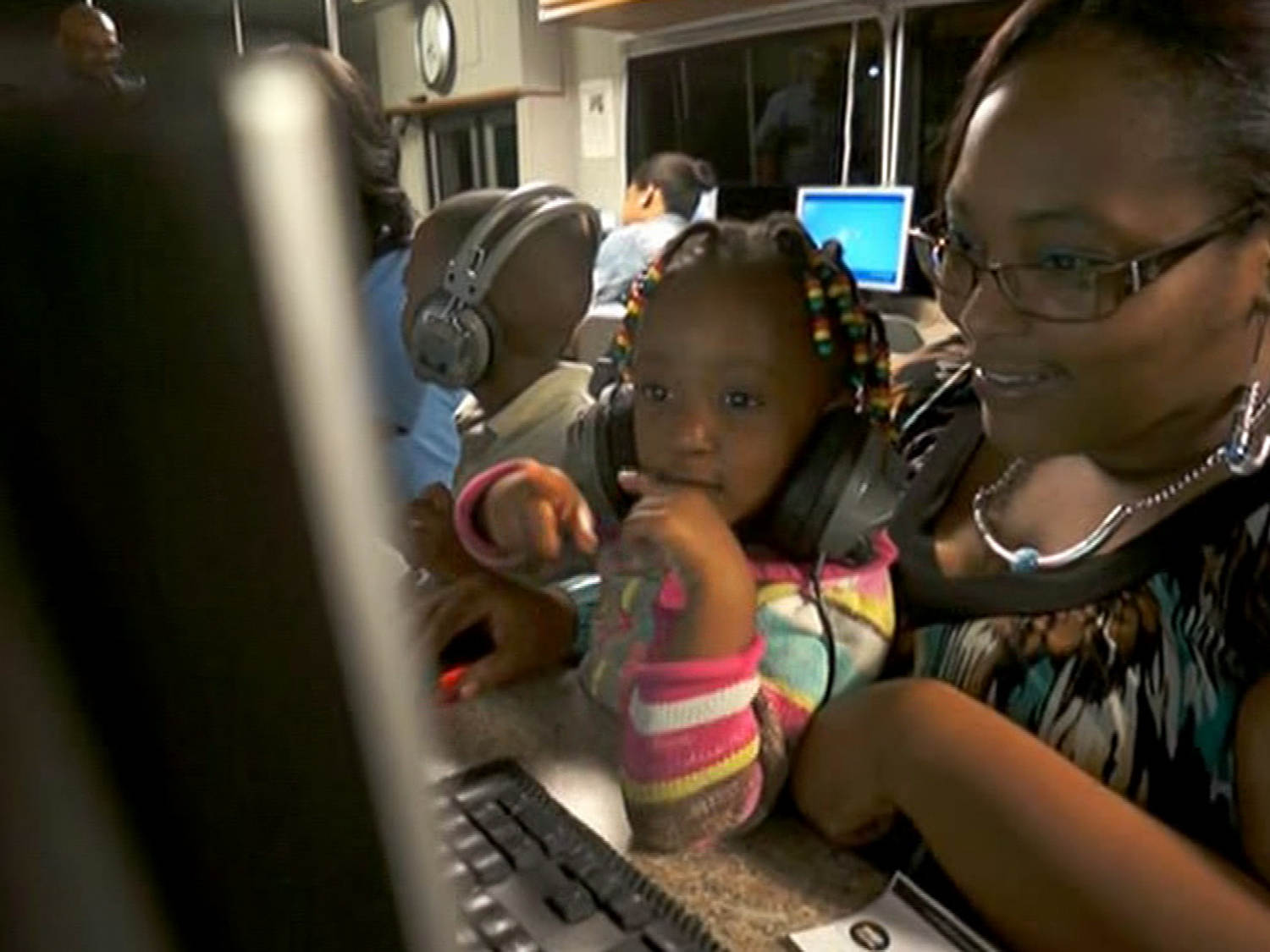 x_nn_brilliantbus_130117 picture