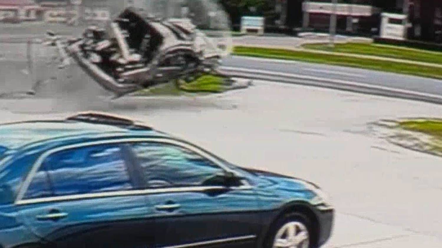 Chicago car crash today: Surveillance camera captures moments