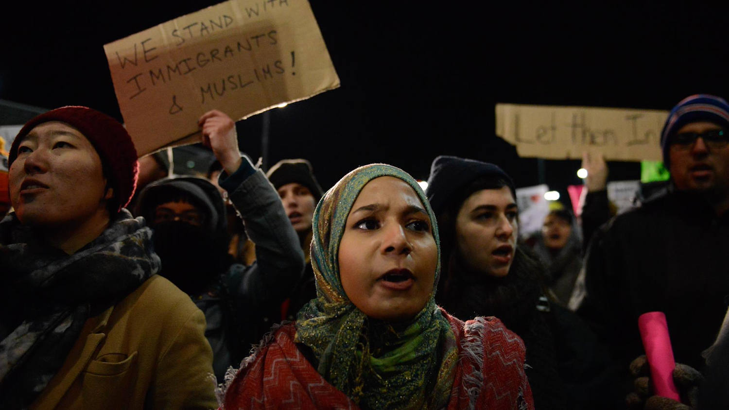 a_ov_airportprotest_17012900