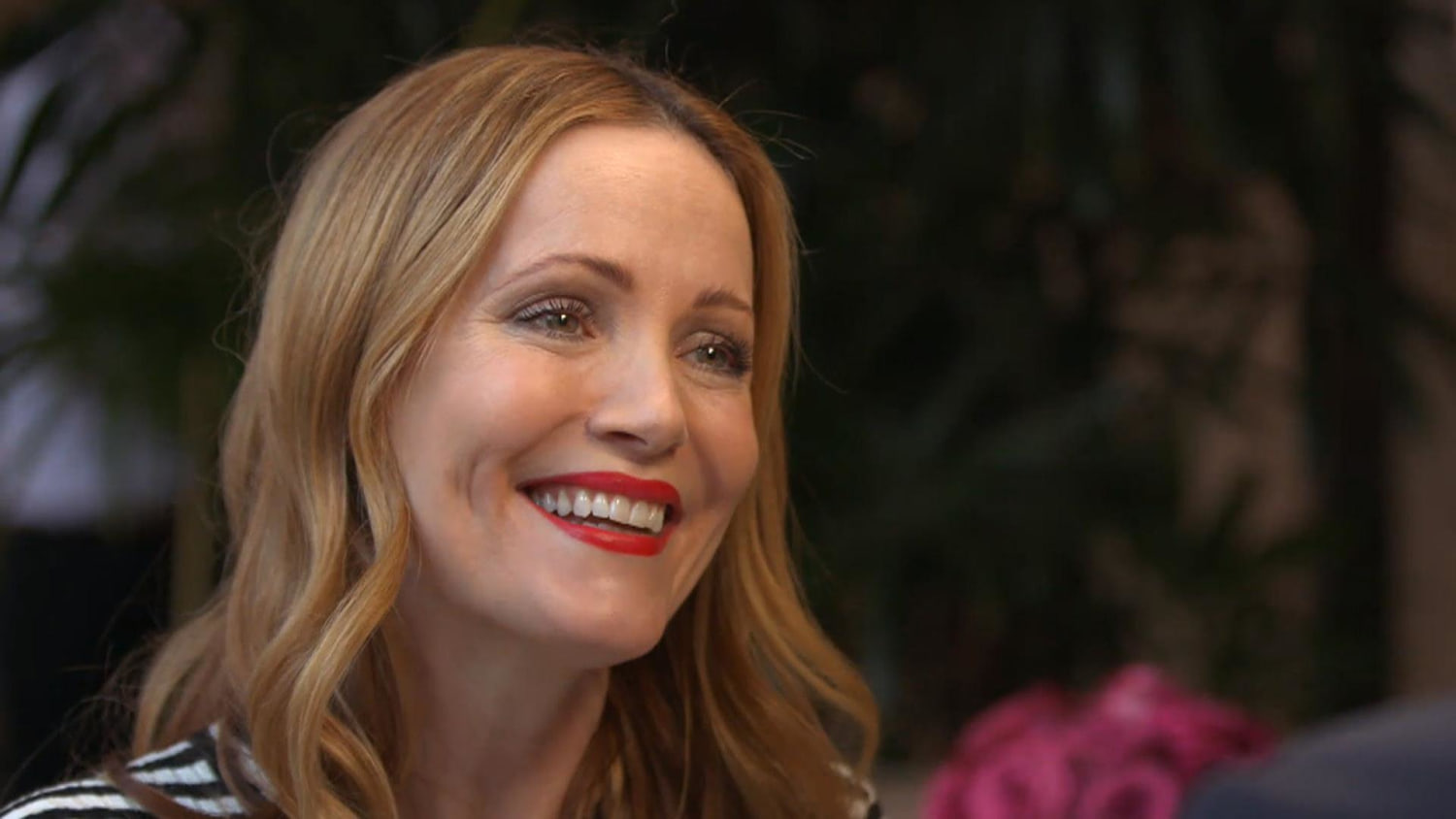 Leslie Mann Dishes on Her 'Dramatic Comedy' Brain, Life With Judd Apatow  and Why It's Easier to Age in Hollywood When You're 'In the Middle' -  NewBeauty