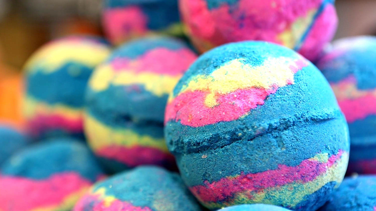The Follow See how a Lush bath bomb is made