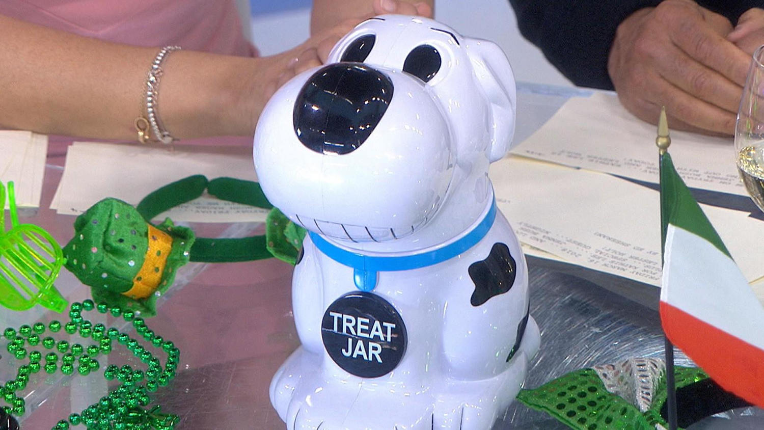 Hoda Kotb Jenna Bush Hager and Lester Holt try a barking cookie jar