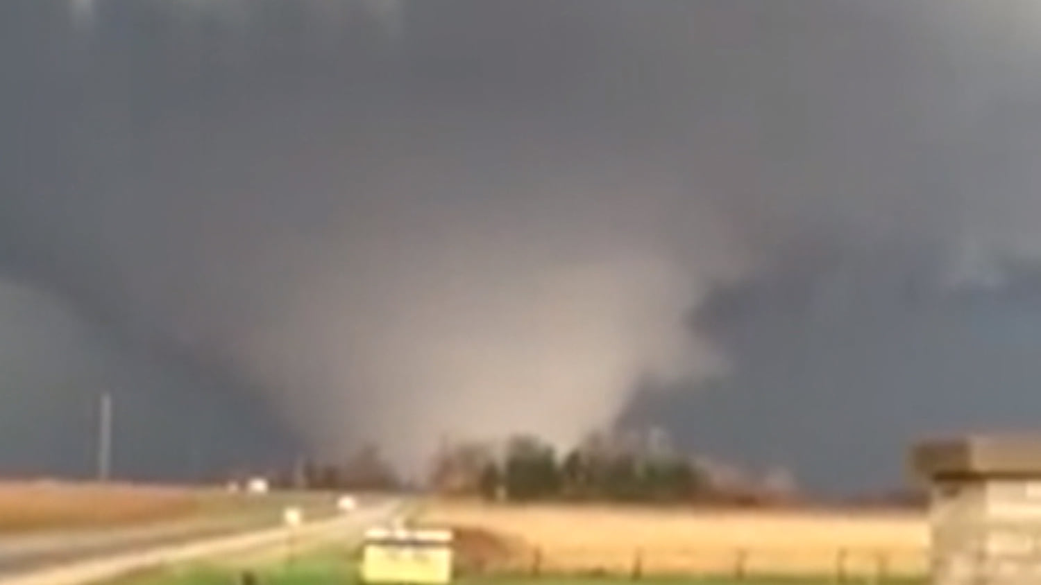 Rochelle Illinois Tornado Caught on Camera