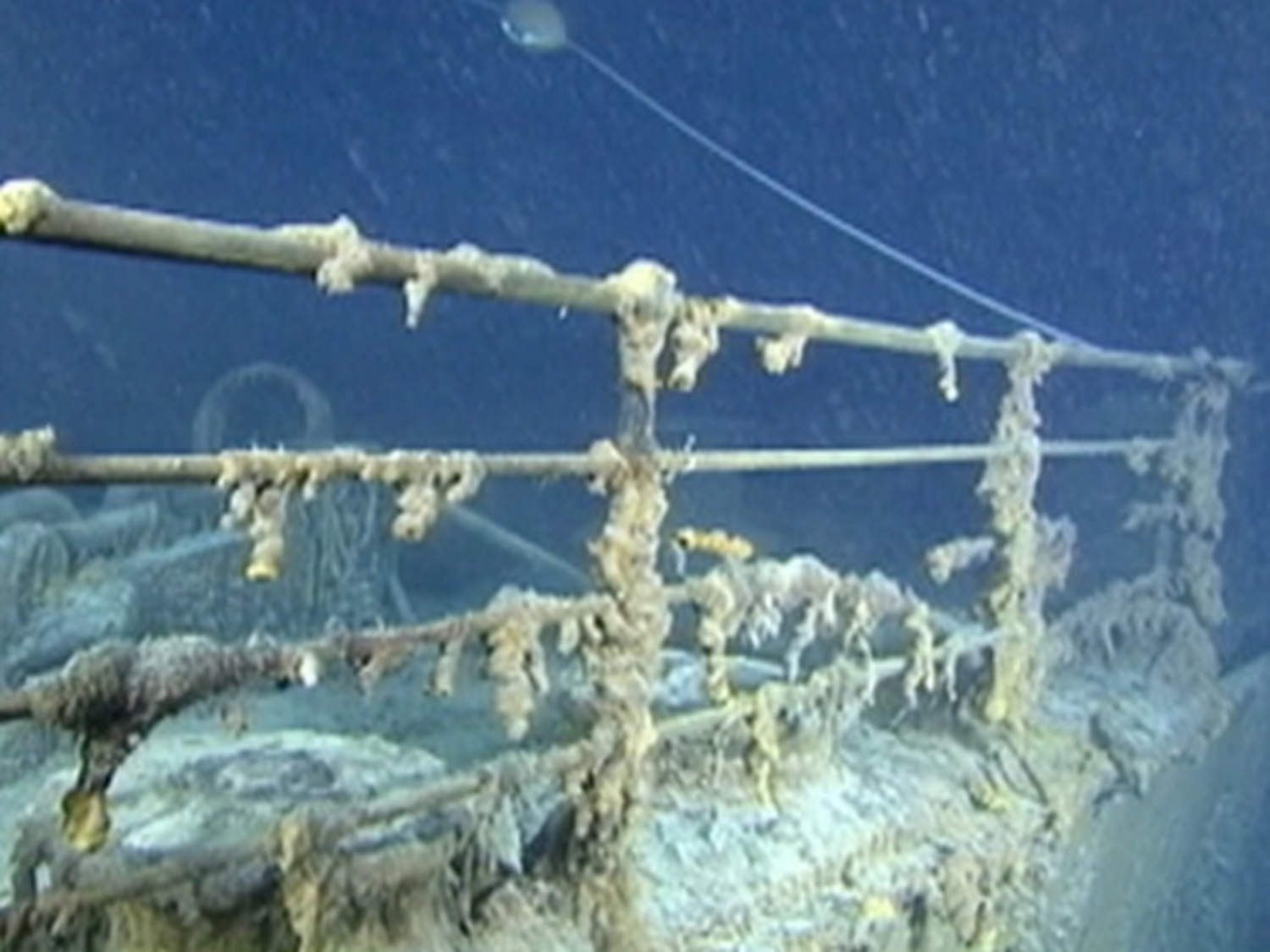 Titanic artifacts on auction block, image size:1500x1125