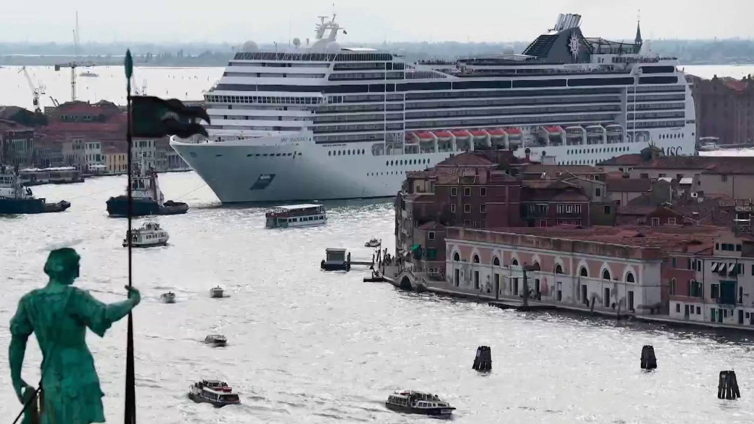 Cruise Ships Return To Venice Some Italians Not Onboard