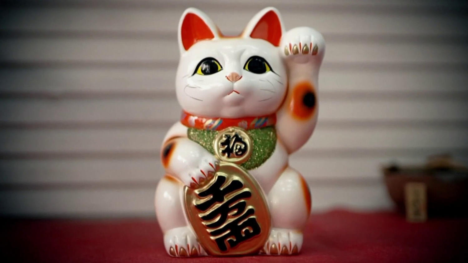 What's the story behind Japan's lucky cats?