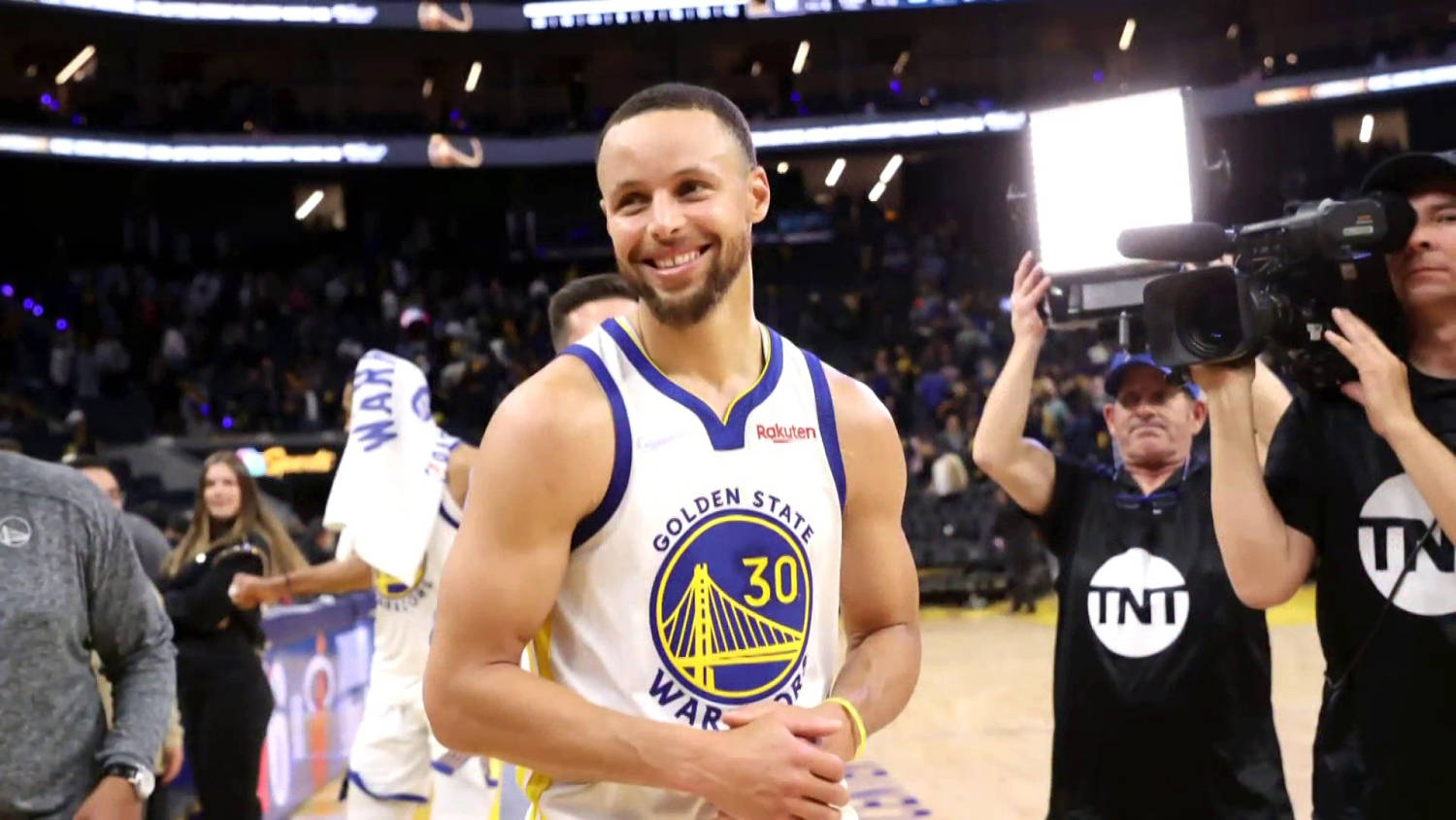 Steph Curry graduates from college 13 years after leaving for NBA