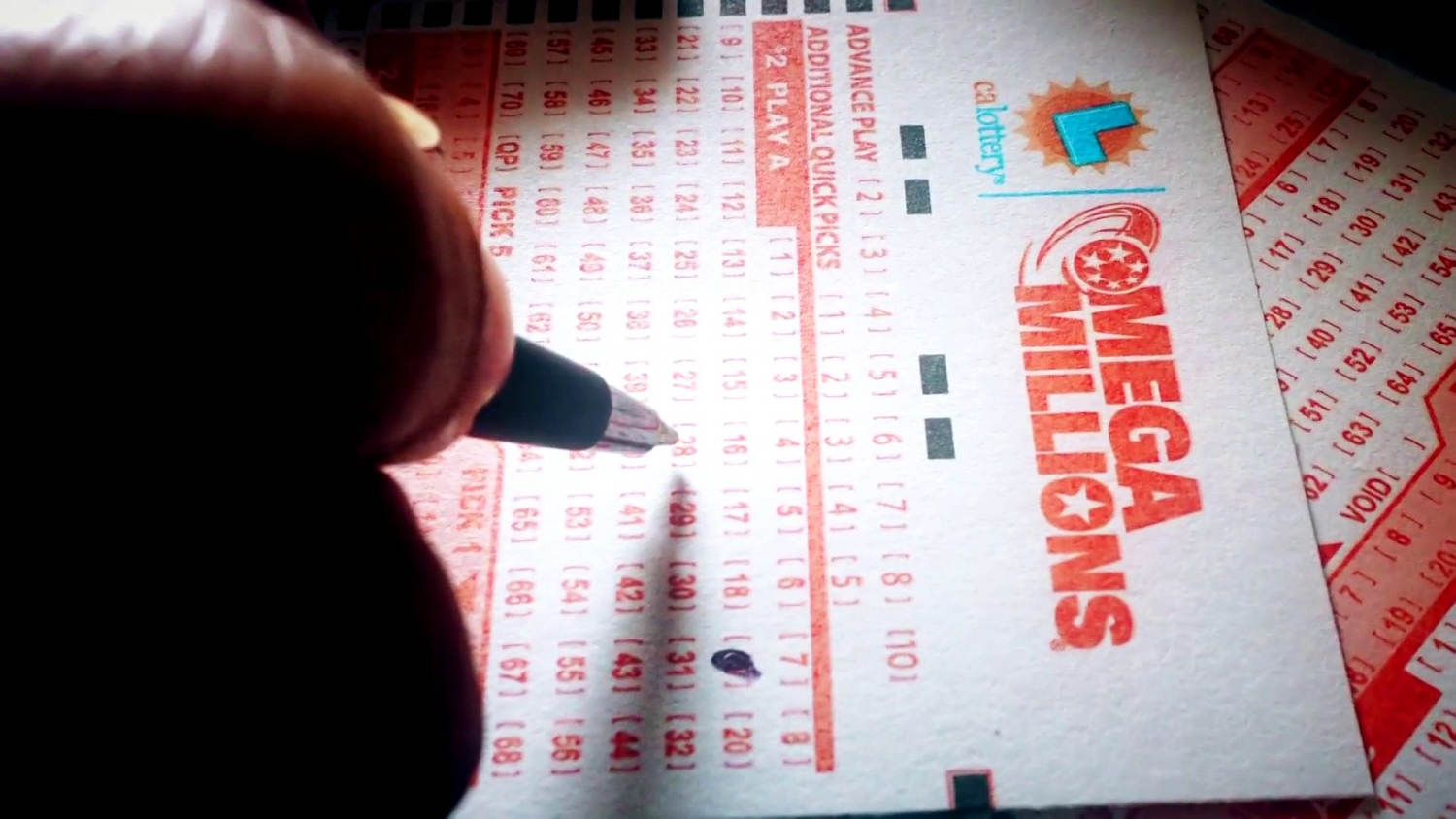 Illinois lottery ticket holder wins $1.3B from Mega Millions