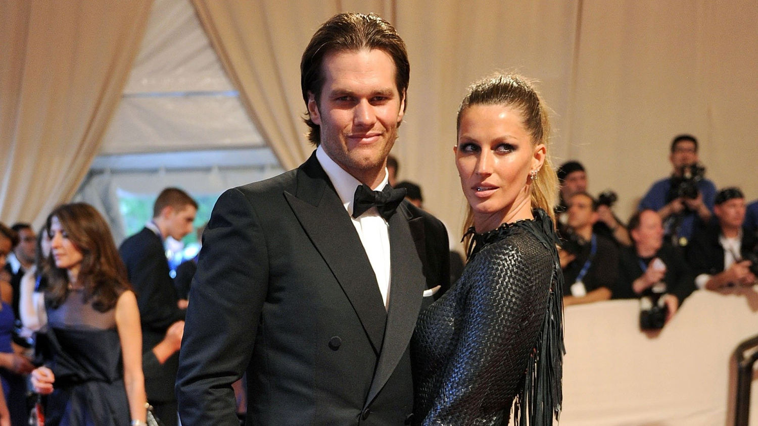 Tom Brady & Gisele Bündchen May Have Just Lost MILLIONS In Crypto Crash! -  Perez Hilton