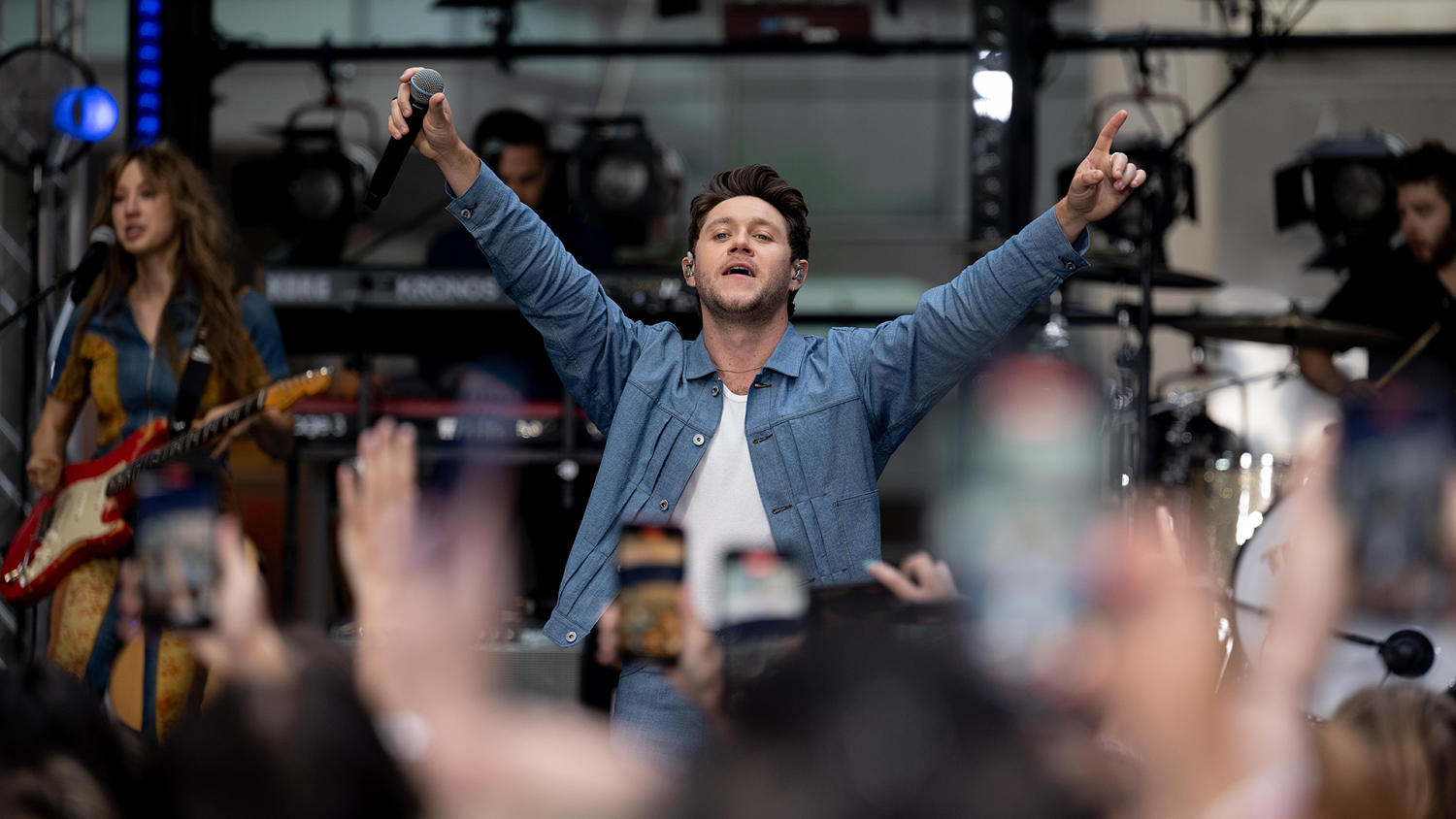 Niall horan live store