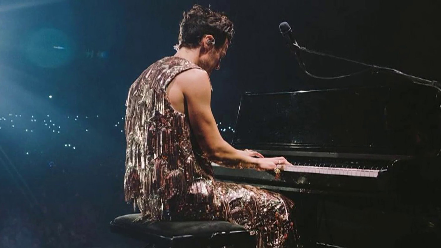 Harry Styles offers emotional farewell after last Love On Tour show